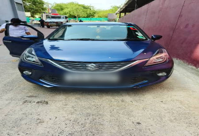 https://images10.gaadi.com/usedcar_image/4576617/original/4434a77d-206d-4284-89ea-3ee0a1f27d74.?imwidth=6400