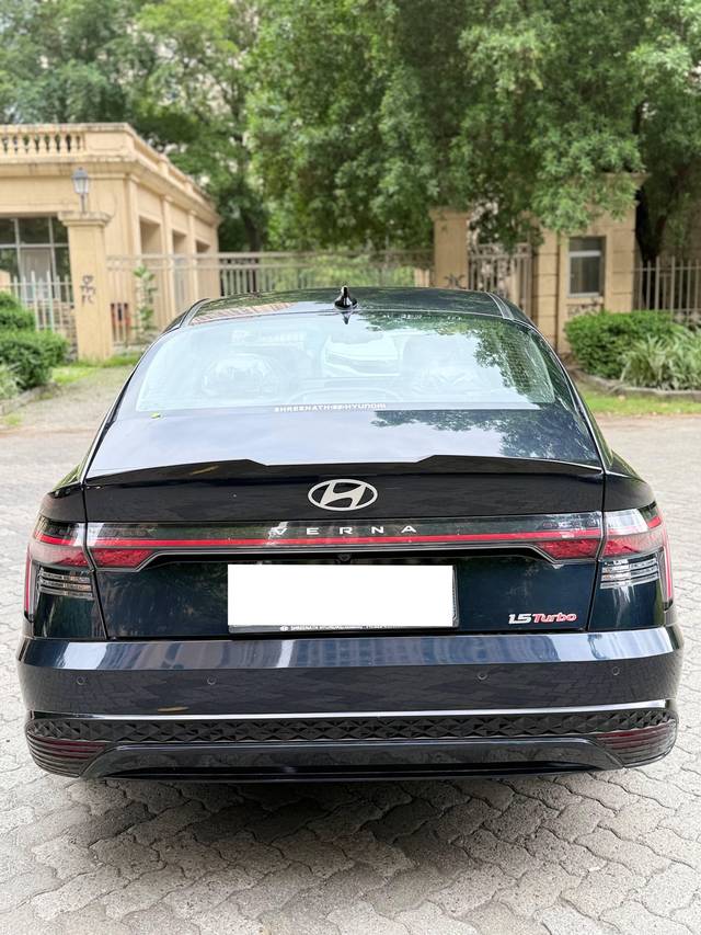 https://images10.gaadi.com/usedcar_image/4576642/original/processed_e50af018-5f15-4ad5-83d3-80832a00c448.jpg?imwidth=6402