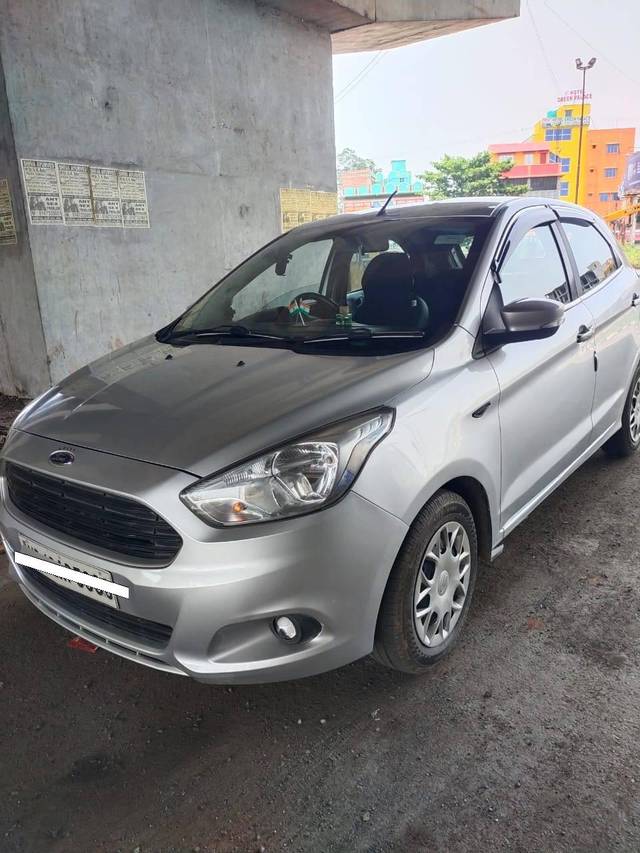 https://images10.gaadi.com/usedcar_image/4576653/original/processed_71753a35-a9a8-44b6-bf8e-9d634b085530.jpg?imwidth=6402