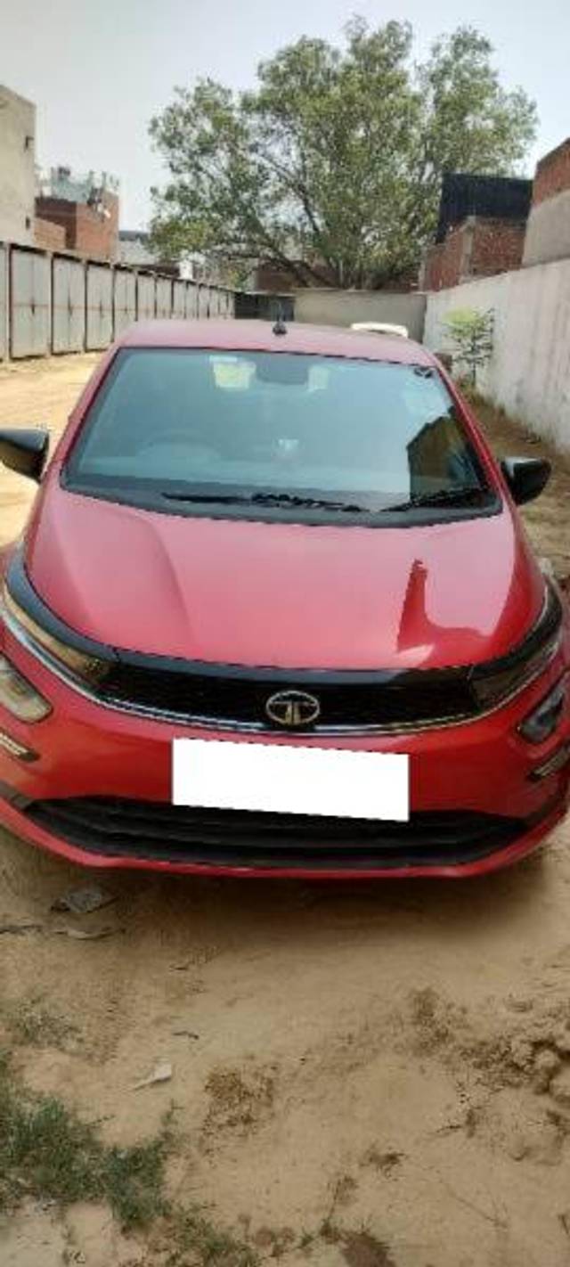 https://images10.gaadi.com/usedcar_image/4576656/original/processed_6239a0ad-a18f-4f9b-94cd-6c8cfbe3d709.jpg?imwidth=6402