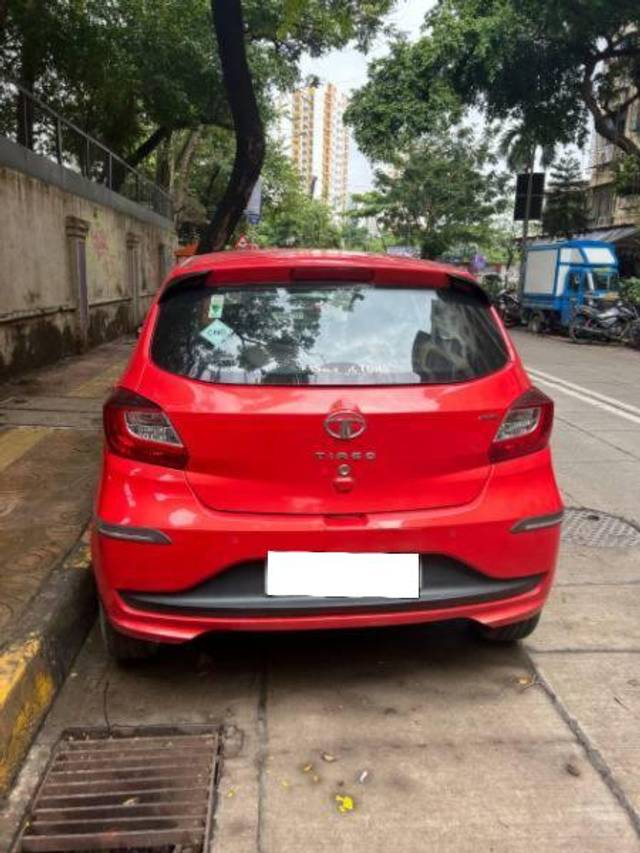 https://images10.gaadi.com/usedcar_image/4576673/original/processed_2471ff0e-7893-42cc-8436-26555f7ee992.jpg?imwidth=6400