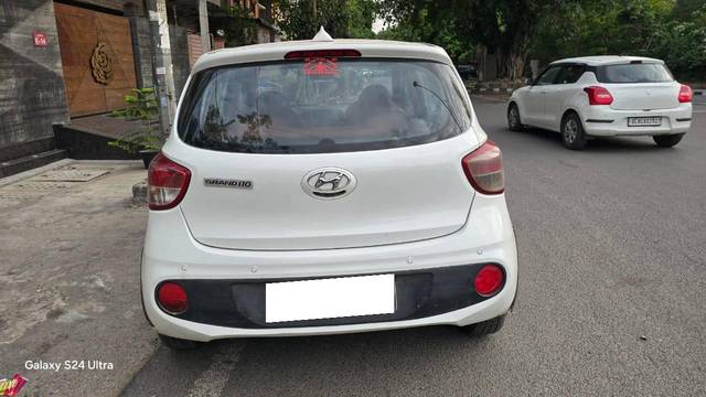 https://images10.gaadi.com/usedcar_image/4576708/original/processed_ecaa1a513431d09bf1aee8408b8105da.jpg?imwidth=6401