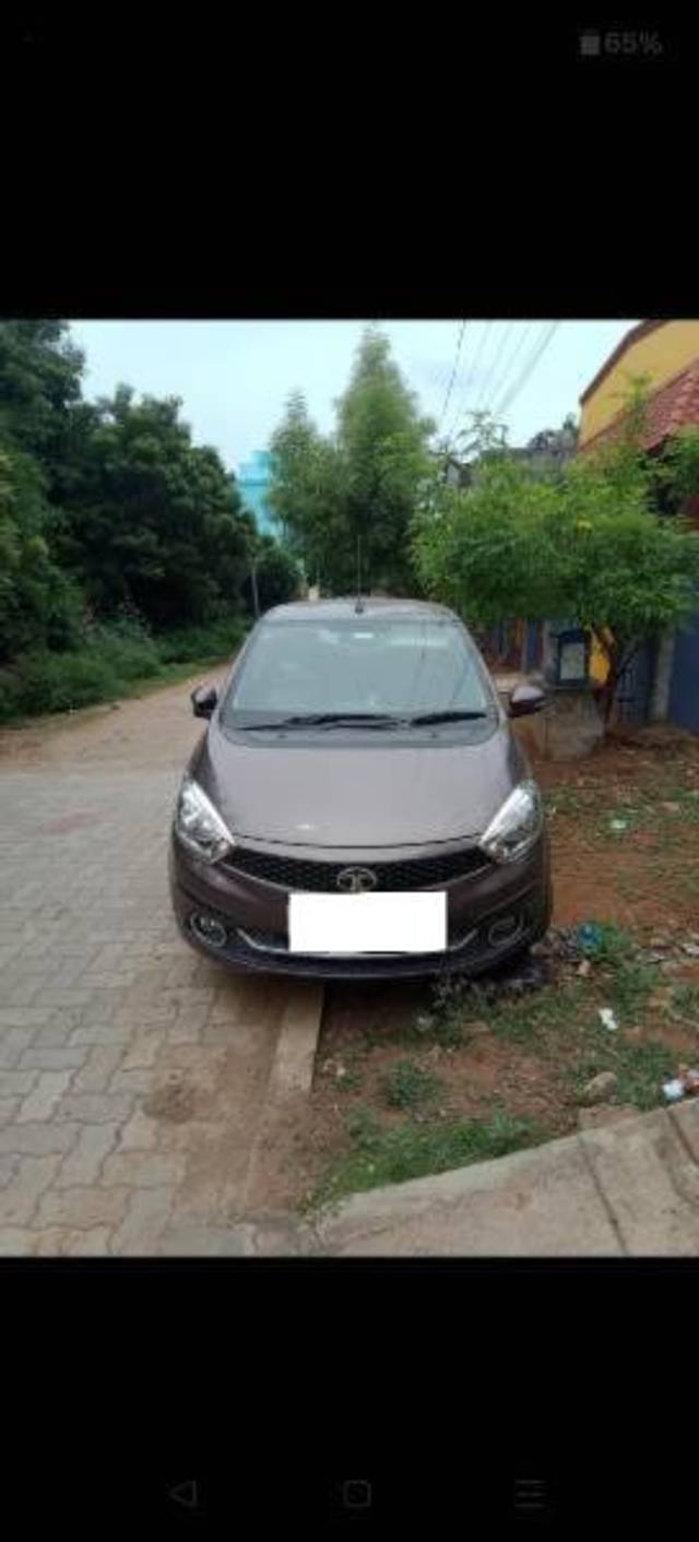 https://images10.gaadi.com/usedcar_image/4576744/original/processed_51760383-f135-4fea-ab04-b6890ce1ed41.jpg?imwidth=6400