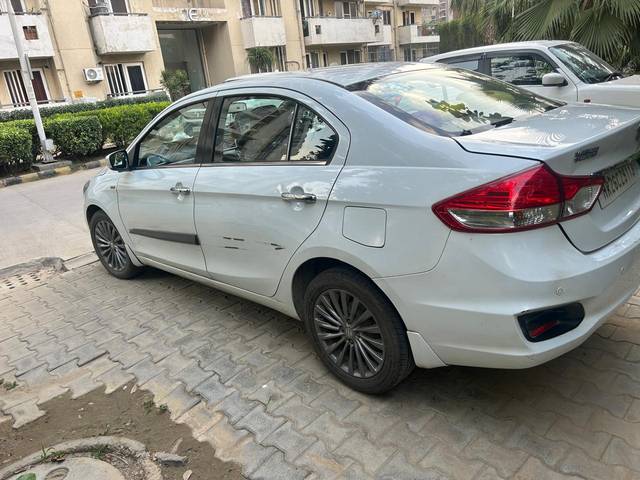 https://images10.gaadi.com/usedcar_image/4576763/original/89bdda27-c4a3-40cc-9649-bcbe7ff3699f.jpg?imwidth=6401