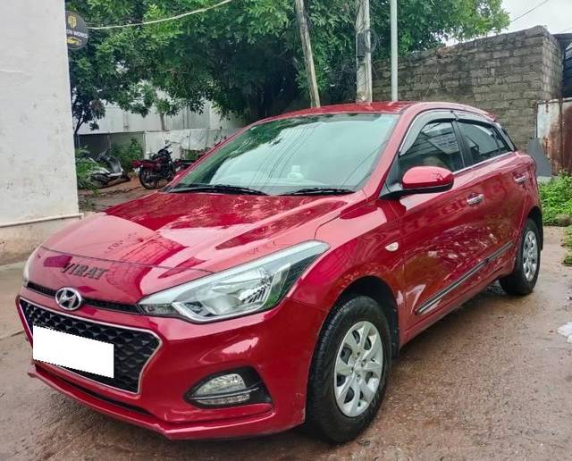 https://images10.gaadi.com/usedcar_image/4576780/original/processed_0d8b7101-f04b-4931-aac6-02f5b56ab2f1.jpg?imwidth=6400