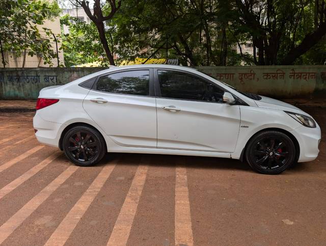 https://images10.gaadi.com/usedcar_image/4576783/original/cb7ac8b3f2f8d4b7b2c07b711d061733.jpg?imwidth=6401
