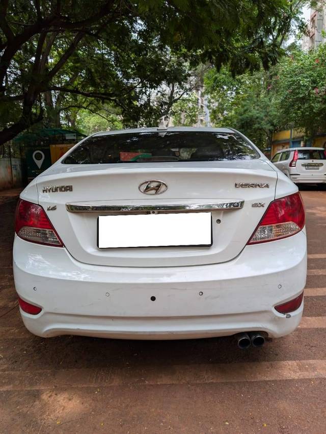 https://images10.gaadi.com/usedcar_image/4576783/original/processed_56051b9e9fb3d72fe6852e86a5ffdab4.jpg?imwidth=6402
