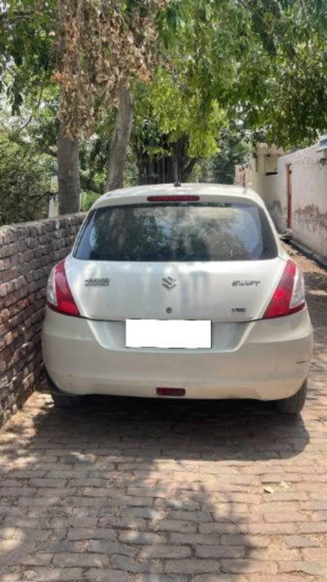 https://images10.gaadi.com/usedcar_image/4576805/original/processed_7a69b98e-64db-4c40-98e7-f8829459a351.jpg?imwidth=6400