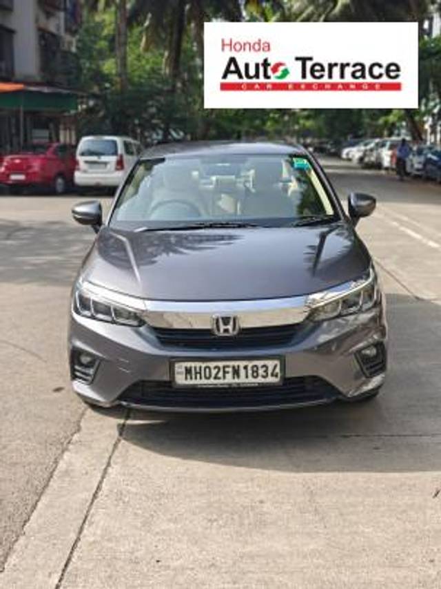 https://images10.gaadi.com/usedcar_image/4576861/original/e5eabd382ccd3f576b0d186e29714d3f.jpeg?imwidth=6400