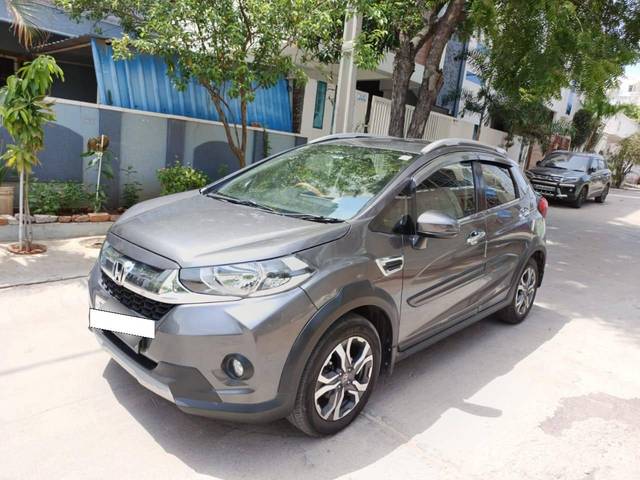 https://images10.gaadi.com/usedcar_image/4576880/original/processed_60f00a476d54788c1b87de79a61fc350.jpg?imwidth=6400