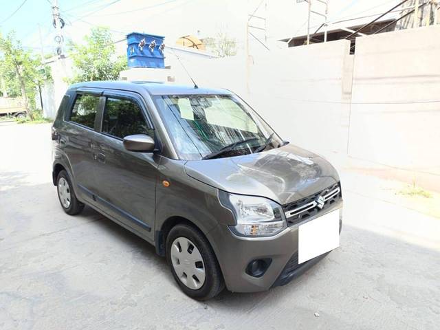 https://images10.gaadi.com/usedcar_image/4576884/original/processed_fb8f9f47c05cbb49f39bbf9d07f6e135.jpg?imwidth=6400