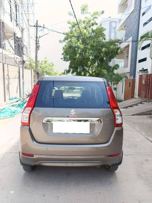 https://images10.gaadi.com/usedcar_image/4576884/original/processed_ff1e72c65fa46eca03586aba718f8161.jpg?imwidth=6402