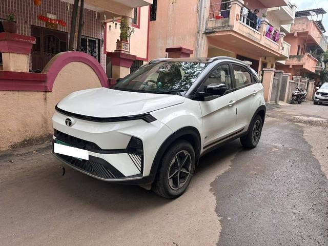 https://images10.gaadi.com/usedcar_image/4576892/original/processed_b3b4bbaf-ba2d-474e-b701-afdac1ade122.jpg?imwidth=6402