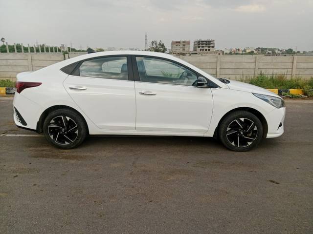 https://images10.gaadi.com/usedcar_image/4576922/original/781575ae27cb3e916d721c5d4b92bfc0.jpg?imwidth=6401