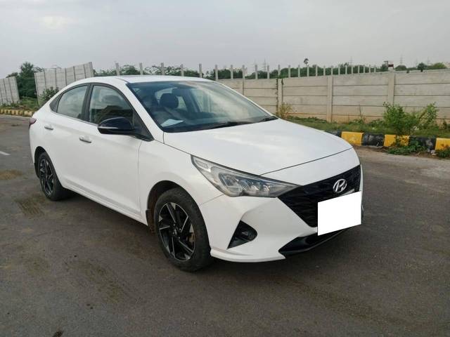 https://images10.gaadi.com/usedcar_image/4576922/original/processed_42eb447bb193c8d79398efe27b9f06a7.jpg?imwidth=6400
