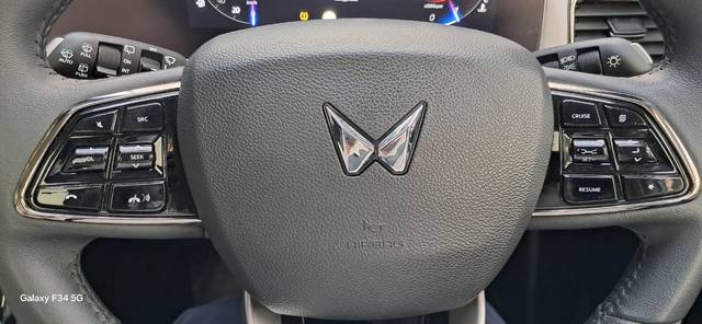 https://images10.gaadi.com/usedcar_image/4576923/original/cf44bc022092a6c7b5313c8a2e5d95ad.jpg?imwidth=6402