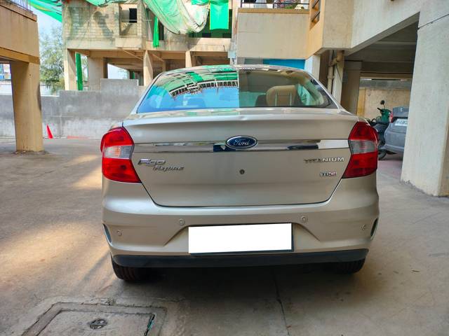 https://images10.gaadi.com/usedcar_image/4576943/original/processed_ac1ee0de4c1119cc733dc7d09a0b0ee9.jpg?imwidth=6402