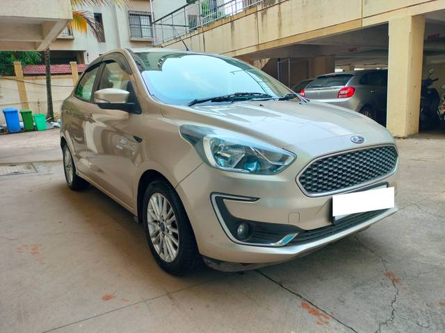 https://images10.gaadi.com/usedcar_image/4576943/original/processed_b6a081b1e7af07c221f32fe70c4005fc.jpg?imwidth=6400