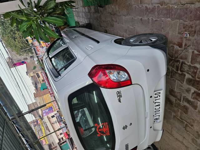 https://images10.gaadi.com/usedcar_image/4576949/original/processed_7bb1bf80af323ee1ec8c84179d1e145b.jpg?imwidth=6400