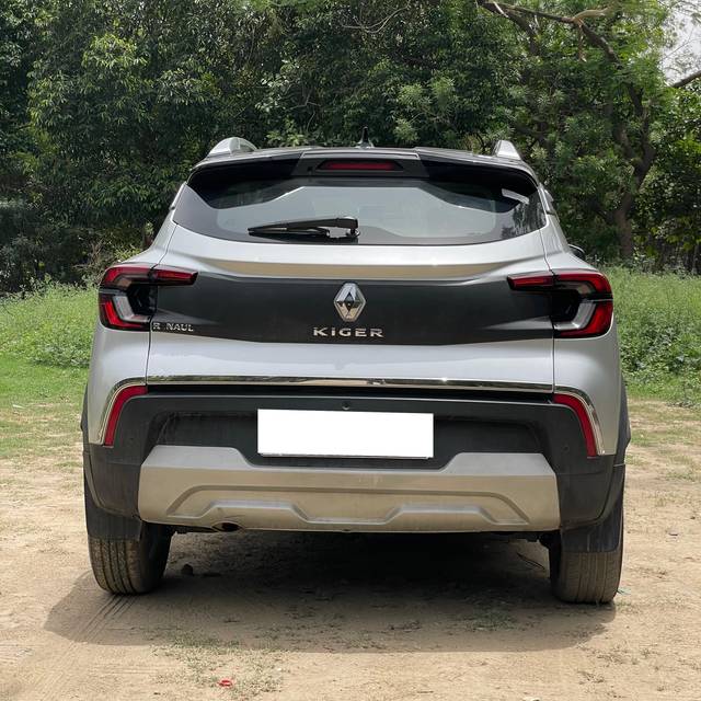 https://images10.gaadi.com/usedcar_image/4576950/original/processed_f6a2f5ae5cd1298e5240ff9b324d8569.jpg?imwidth=6402