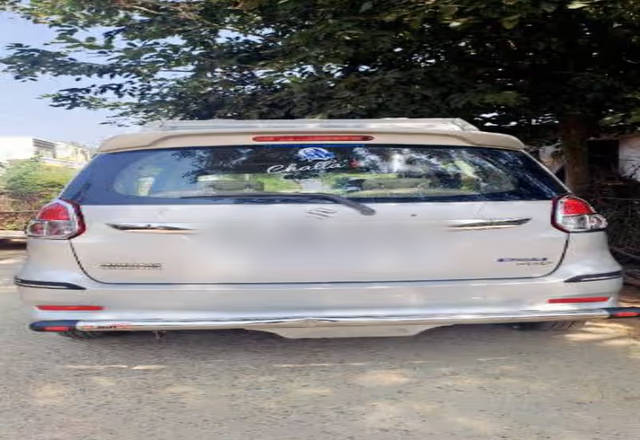 https://images10.gaadi.com/usedcar_image/4576954/original/f2654440-53f9-422e-a02c-dcfdbbf34b5a.?imwidth=6401