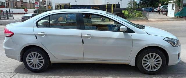 https://images10.gaadi.com/usedcar_image/4576958/original/processed_ad2acf80-64a4-426e-89e7-6acf706d2f8c.jpg?imwidth=6401