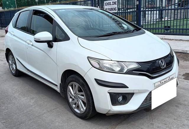 https://images10.gaadi.com/usedcar_image/4576966/original/processed_402ce515-3df9-4d49-a756-1d3a2d346e05.jpg?imwidth=6400