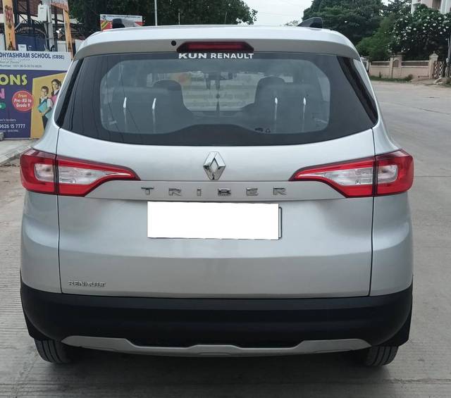https://images10.gaadi.com/usedcar_image/4576975/original/processed_1f1191d7-6511-4071-bb7e-f0fb33573a92.jpg?imwidth=6402