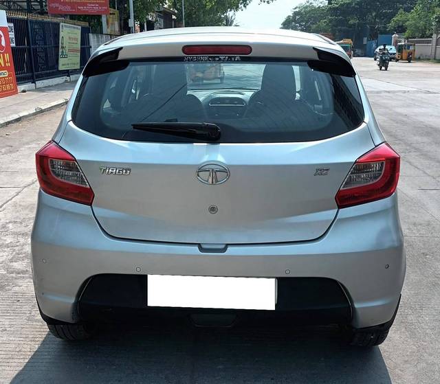 https://images10.gaadi.com/usedcar_image/4576979/original/processed_ce916f4c-b266-40df-ad9a-7a1470ae8b2b.jpg?imwidth=6401