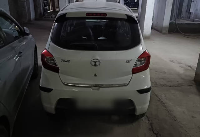 https://images10.gaadi.com/usedcar_image/4577004/original/7d291e04-9678-4307-b758-f5a1399a7049.?imwidth=6400