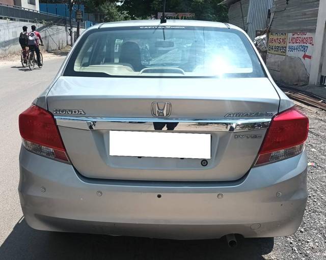 https://images10.gaadi.com/usedcar_image/4577009/original/processed_abd4eb1a-d08d-42a1-85cb-cd600a0201d8.jpg?imwidth=6402