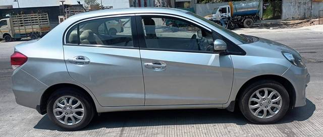 https://images10.gaadi.com/usedcar_image/4577009/original/processed_f7bacea1-17f8-40a0-b0a0-1ebe802d7c55.jpg?imwidth=6401
