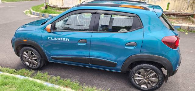 https://images10.gaadi.com/usedcar_image/4577017/original/processed_9ddbb55b4177729408609b68bfaf2f9c.jpg?imwidth=6402