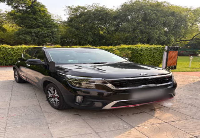https://images10.gaadi.com/usedcar_image/4577027/original/fa416ed7-19d7-47ef-821a-da1190f46b39.?imwidth=6400