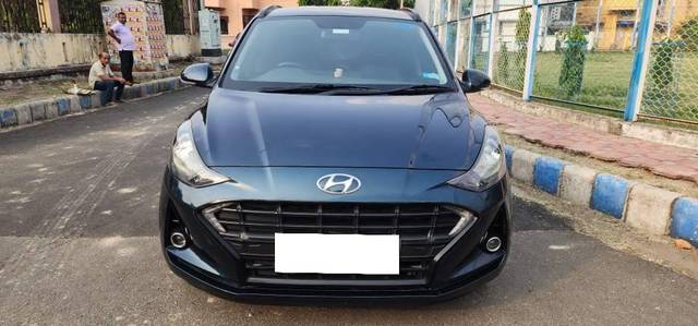 https://images10.gaadi.com/usedcar_image/4577040/original/processed_4d7197cb3f66478493092dd8e5941715.jpg?imwidth=6400