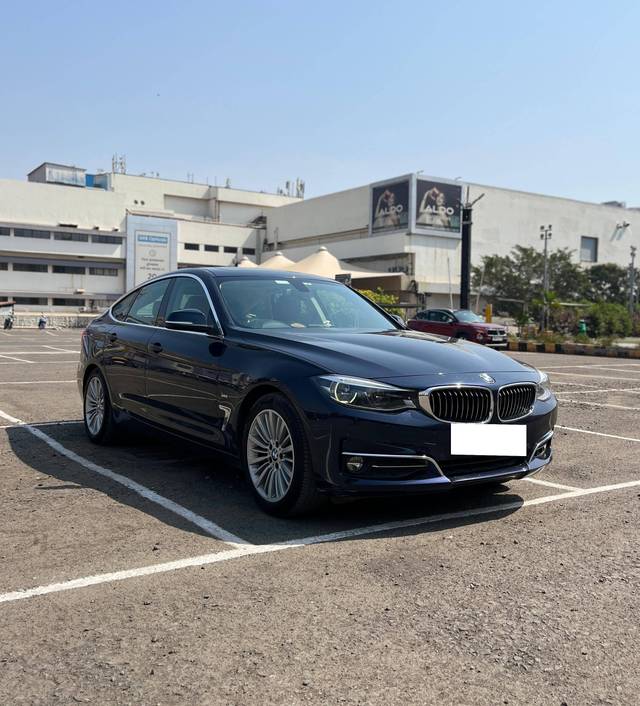 https://images10.gaadi.com/usedcar_image/4577046/original/processed_a45fbc72c3410bb52a93713cc77a84b6.jpg?imwidth=6400