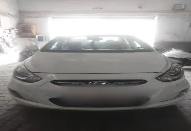 https://images10.gaadi.com/usedcar_image/4577052/original/b5b517b0-401f-4b15-a32a-b01d98efaa1f.?imwidth=6400