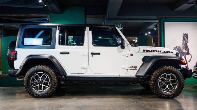 https://images10.gaadi.com/usedcar_image/4577067/original/processed_88e0d00b975ef33e1e00987e8b933367.jpeg?imwidth=6401