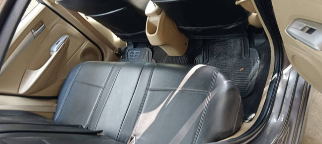https://images10.gaadi.com/usedcar_image/4577071/original/b32d64ea2cdcdd40ab3e455c5cee298d.png?imwidth=6402
