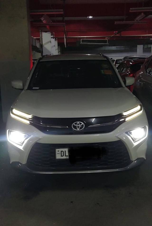 https://images10.gaadi.com/usedcar_image/4577090/original/processed_503dbdf8054b861b9af0ea4c351d6bfb.jpg?imwidth=6401