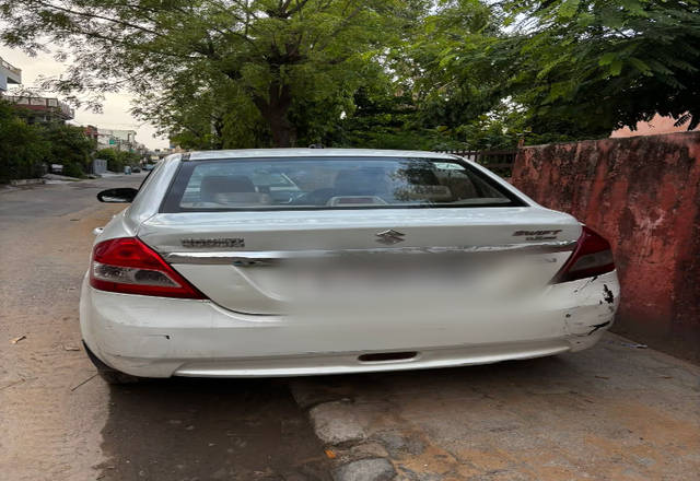 https://images10.gaadi.com/usedcar_image/4577106/original/34c1d5c9-1863-4e32-bd3f-b2ee5d082263.?imwidth=6401