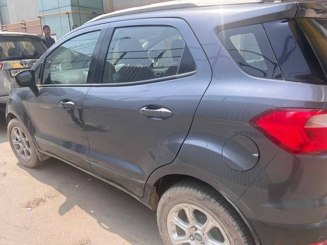 https://images10.gaadi.com/usedcar_image/4577121/original/processed_5254e093-479b-4995-946a-52a752bcd063.jpg?imwidth=6402
