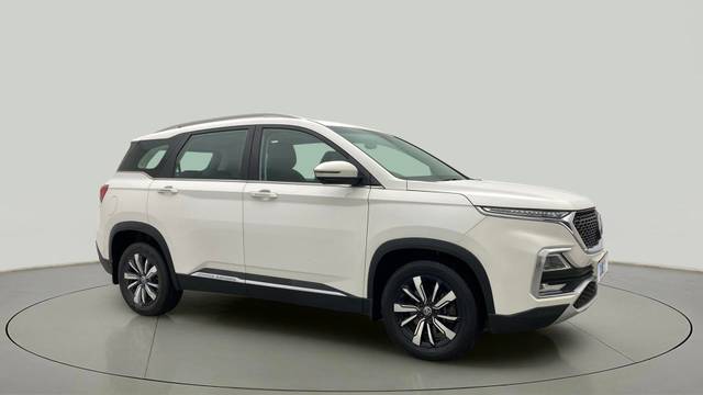 https://images10.gaadi.com/usedcar_image/4577151/original/d066661d88c93093cb4bb20bd32710a6.jpg?imwidth=6400