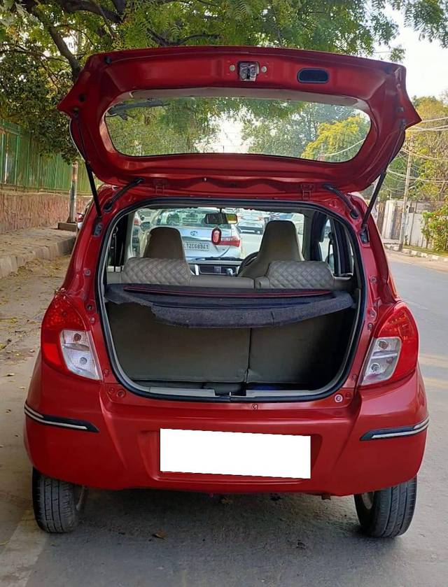 https://images10.gaadi.com/usedcar_image/4577166/original/processed_69abca884d49a961e9c4b2b2b6853c65.jpg?imwidth=6402