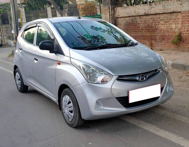 https://images10.gaadi.com/usedcar_image/4577172/original/processed_75c3d33995a808c6b27680882068a2c8.jpg?imwidth=6400