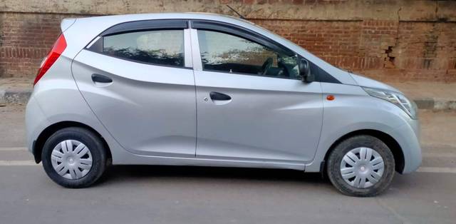 https://images10.gaadi.com/usedcar_image/4577172/original/processed_8c7917ca3f382d27e89f89c93256cc59.jpg?imwidth=6401
