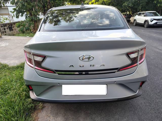 https://images10.gaadi.com/usedcar_image/4577177/original/processed_7b8ef09ccb44bbff6897985ace81f6ca.jpg?imwidth=6402