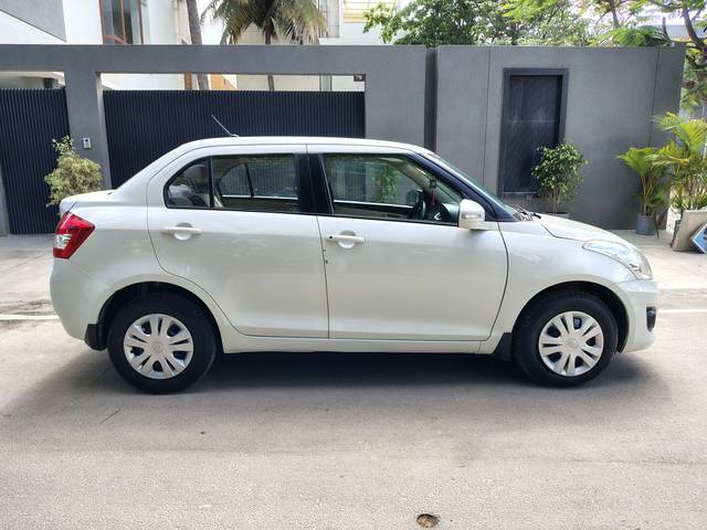 https://images10.gaadi.com/usedcar_image/4577181/original/dede96377d7a8747f7d7ee5720e566b9.jpg?imwidth=6401