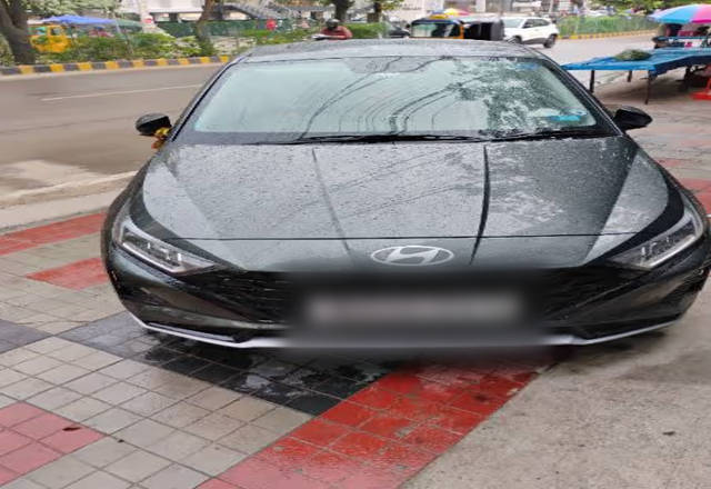 https://images10.gaadi.com/usedcar_image/4577197/original/1ea8ac50-072e-4ac1-b50f-5ebbd6514977.?imwidth=6402