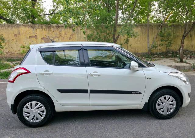 https://images10.gaadi.com/usedcar_image/4577198/original/processed_00ce1a3800a235407bd56f4a583cc86d.jpg?imwidth=6401